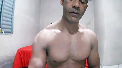 Snapshot of strongdaddyfantastic chatting on 04/30/26, 05:03 strongdaddyfantastic online show from 04/30/26, 05:03