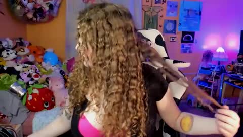 Strwbby online show from 09/27/25, 04:17