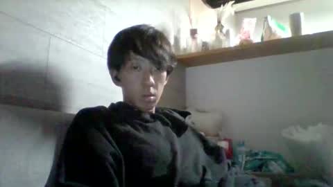 Asian boy online show from 10/26/25, 06:36