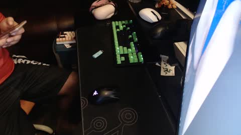 stud69861714 online show from 09/30/25, 06:18