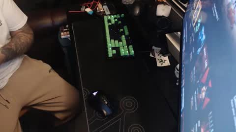 stud69861714 online show from 10/18/25, 08:15