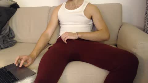 Stud From Paris online show from 01/02/25, 03:19