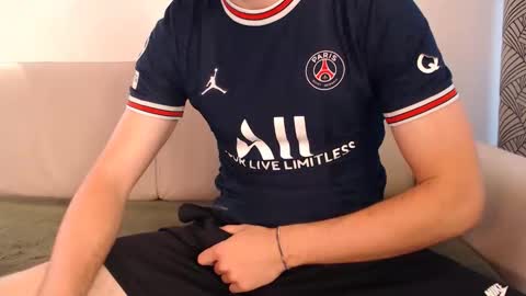 Snapshot of studfromparis chatting on 06/02/26, 12:29 Stud From Paris online show from 06/02/26, 12:29