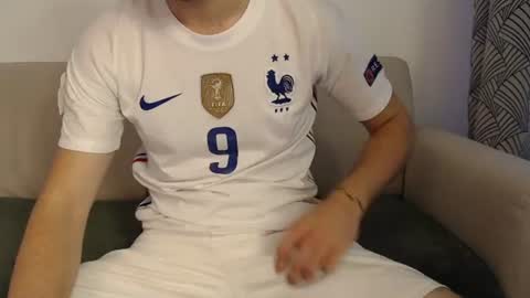 Snapshot of studfromparis chatting on 06/21/26, 11:57 Stud From Paris online show from 06/21/26, 11:57