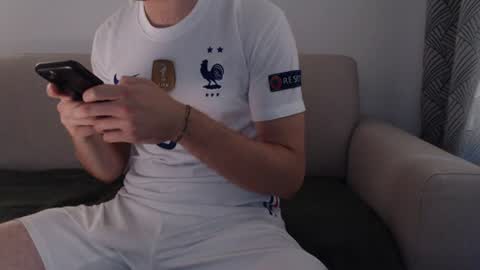 Snapshot of studfromparis chatting on 07/09/26, 03:16 Stud From Paris online show from 07/09/26, 03:16