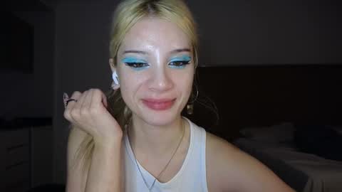 Sofa online show from 03/13/26, 11:44