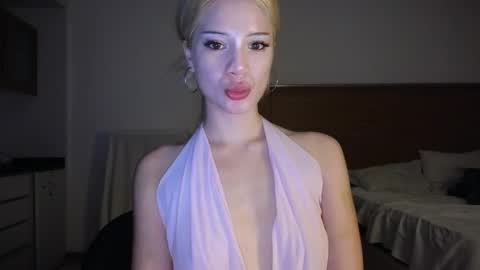 Sofa online show from 03/23/26, 10:58