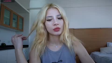 Sofa online show from 03/26/26, 06:13