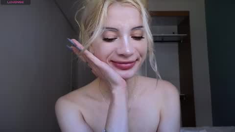 Sofa online show from 03/29/26, 05:24