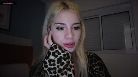 Sofa online show from 04/02/26, 12:19