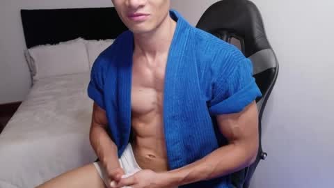 stylish man online show from 05/29/26, 09:13