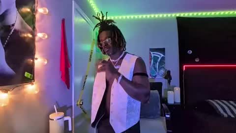 Snapshot of suavechocolatecity chatting on 11/18/25, 06:51 Hot Chocolate online show from 11/18/25, 06:51