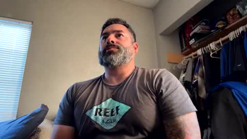 Snapshot of suavecito67 chatting on 05/12/26, 01:58 suavecito67 online show from 05/12/26, 01:58