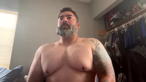 Snapshot of suavecito67 chatting on 05/17/26, 02:13 suavecito67 online show from 05/17/26, 02:13