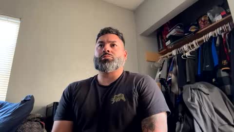 Snapshot of suavecito67 chatting on 05/23/26, 01:33 suavecito67 online show from 05/23/26, 01:33