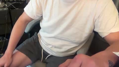 Snapshot of sub_boy221059 chatting on 10/30/25, 10:06 sub_boy221059 online show from 10/30/25, 10:06