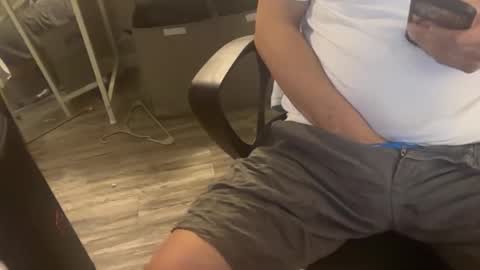 Snapshot of sub_boy221059 chatting on 04/01/26, 06:05 sub_boy221059 online show from 04/01/26, 06:05