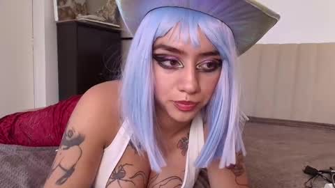 Zoe online show from 10/31/25, 09:27