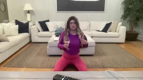 Sissy Isabella online show from 11/15/25, 08:00