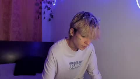 nico online show from 04/17/26, 05:27