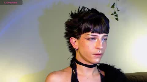 Angel  online show from 10/28/25, 06:39