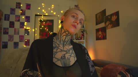 succubus_66 online show from 02/01/25, 10:48