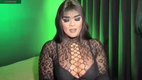 Snapshot of suckablecockoffreya chatting on 11/08/25, 06:18 JADE ELYSE online show from 11/08/25, 06:18