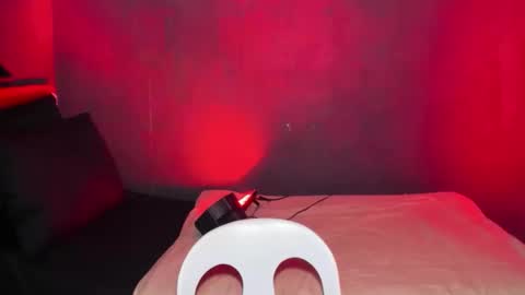 Snapshot of suckablecockoffreya chatting on 01/11/26, 05:07 JADE ELYSE online show from 01/11/26, 05:07