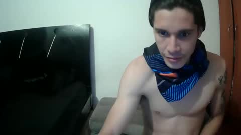 Snapshot of suez666 chatting on 11/15/25, 08:33 suez666 online show from 11/15/25, 08:33