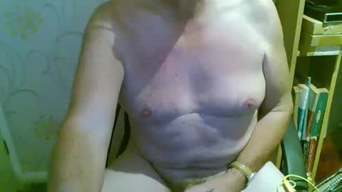 Snapshot of suffolkboy4 chatting on 11/07/25, 09:48 suffolkboy4 online show from 11/07/25, 09:48