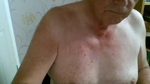 Snapshot of suffolkboy4 chatting on 06/15/26, 07:05 suffolkboy4 online show from 06/15/26, 07:05