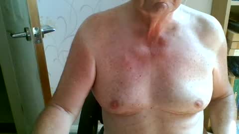 Snapshot of suffolkboy4 chatting on 06/26/26, 10:30 suffolkboy4 online show from 06/26/26, 10:30
