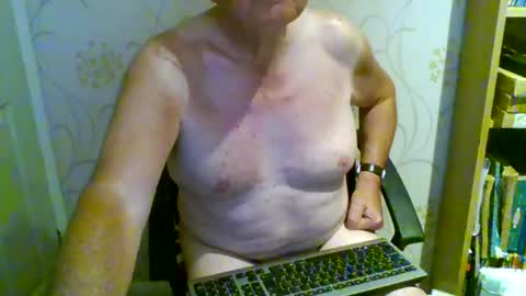 Snapshot of suffolkboy4 chatting on 06/30/26, 09:49 suffolkboy4 online show from 06/30/26, 09:49