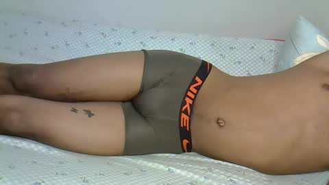 sugar_brown256 online show from 10/25/25, 11:51