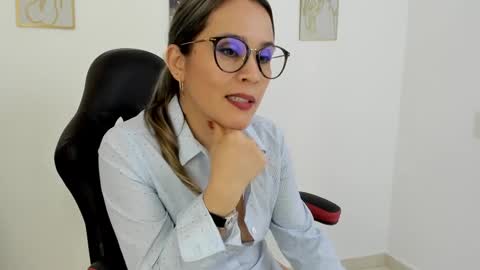 sugar_milff online show from 12/19/24, 05:18