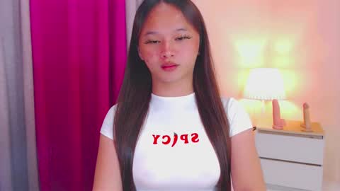 Snapshot of sugar_munch chatting on 03/12/25, 06:00 Cheska online show from 03/12/25, 06:00