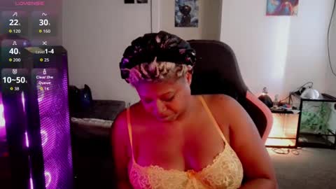 Snapshot of sugarbearlove87 chatting on 09/25/25, 12:36 lexi love online show from 09/25/25, 12:36