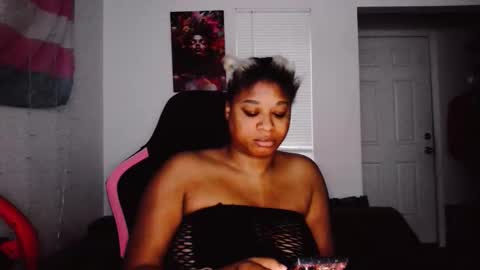 Snapshot of sugarbearlove87 chatting on 11/20/25, 04:29 lexi love online show from 11/20/25, 04:29