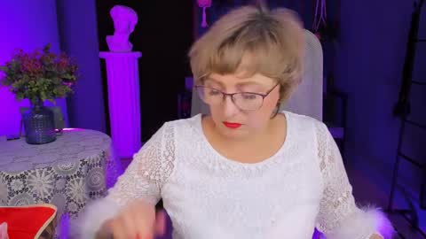 Vivien online show from 01/09/25, 01:02