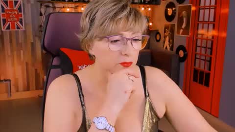 Vivien online show from 10/05/25, 01:31