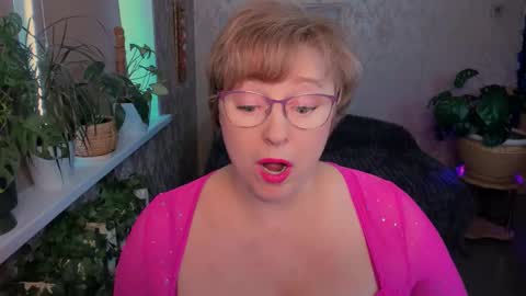 Snapshot of sugarvi chatting on 01/17/26, 09:25 Vivien online show from 01/17/26, 09:25