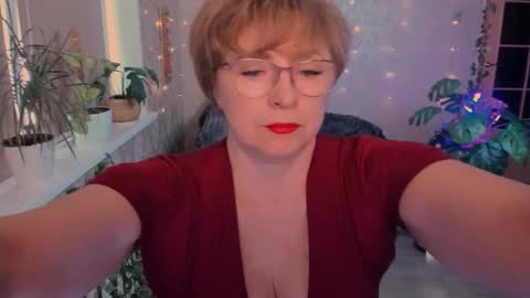 Snapshot of sugarvi chatting on 02/04/26, 09:04 Vivien online show from 02/04/26, 09:04