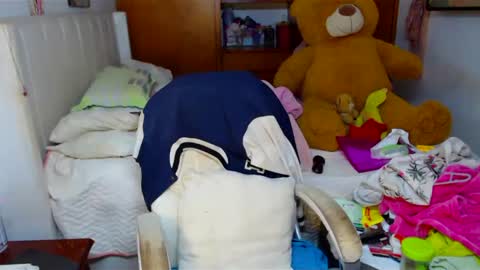 Snapshot of suggarbaby1 chatting on 12/25/24, 07:35 Cami Back in 2 hours online show from 12/25/24, 07:35