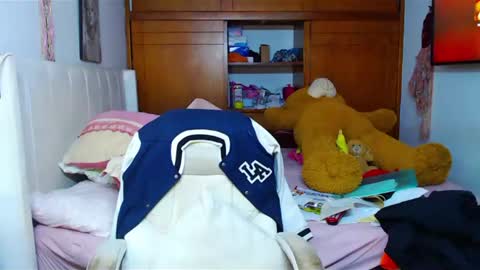 Snapshot of suggarbaby1 chatting on 02/20/25, 07:12 Cami Back in 2 hours online show from 02/20/25, 07:12