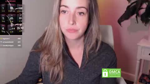 Snapshot of suggestivebehavior chatting on 10/19/25, 12:44 Mia online show from 10/19/25, 12:44