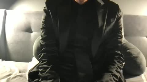 Snapshot of suitfetishez chatting on 05/01/26, 05:56 suitfetishez online show from 05/01/26, 05:56