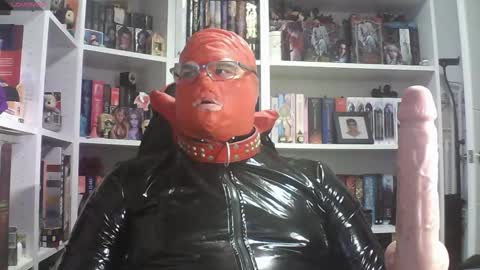 Sumisolatex online show from 11/24/25, 06:29