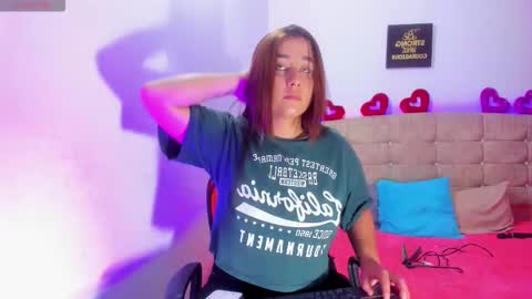 summer_girls01 online show from 11/25/25, 04:12