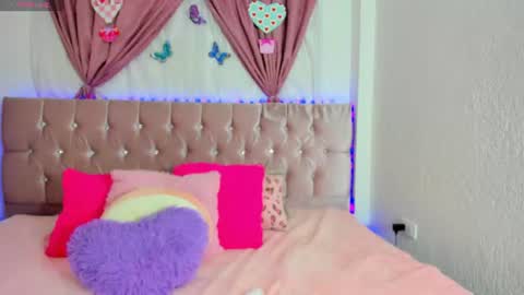 summer_girls01 online show from 07/10/26, 11:40