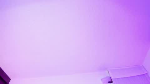 OnlyFans summer holiday online show from 01/08/25, 10:26